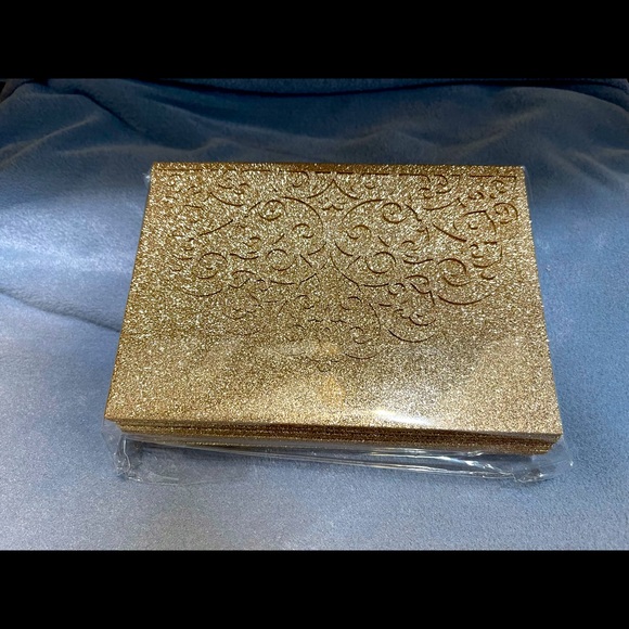 Laser cut trifold gold glitter invitation envelope - Picture 2 of 9